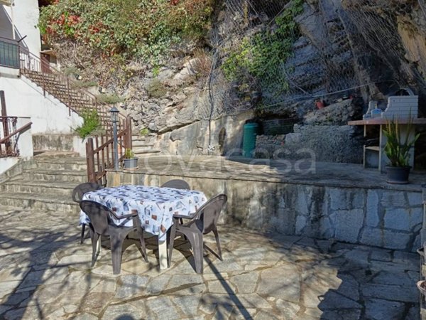 appartamento in vendita a Davagna in zona Rosso