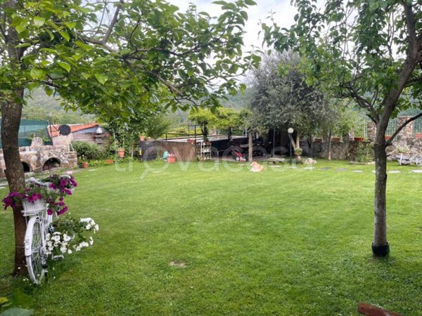 casa indipendente in vendita a Davagna