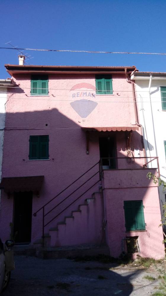 casa indipendente in vendita a Davagna