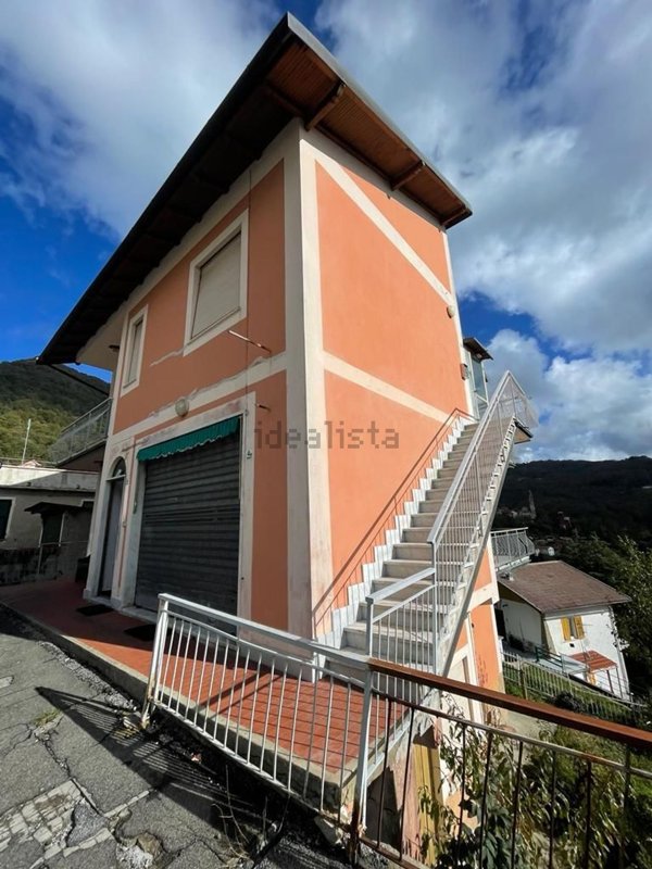 casa indipendente in vendita a Davagna