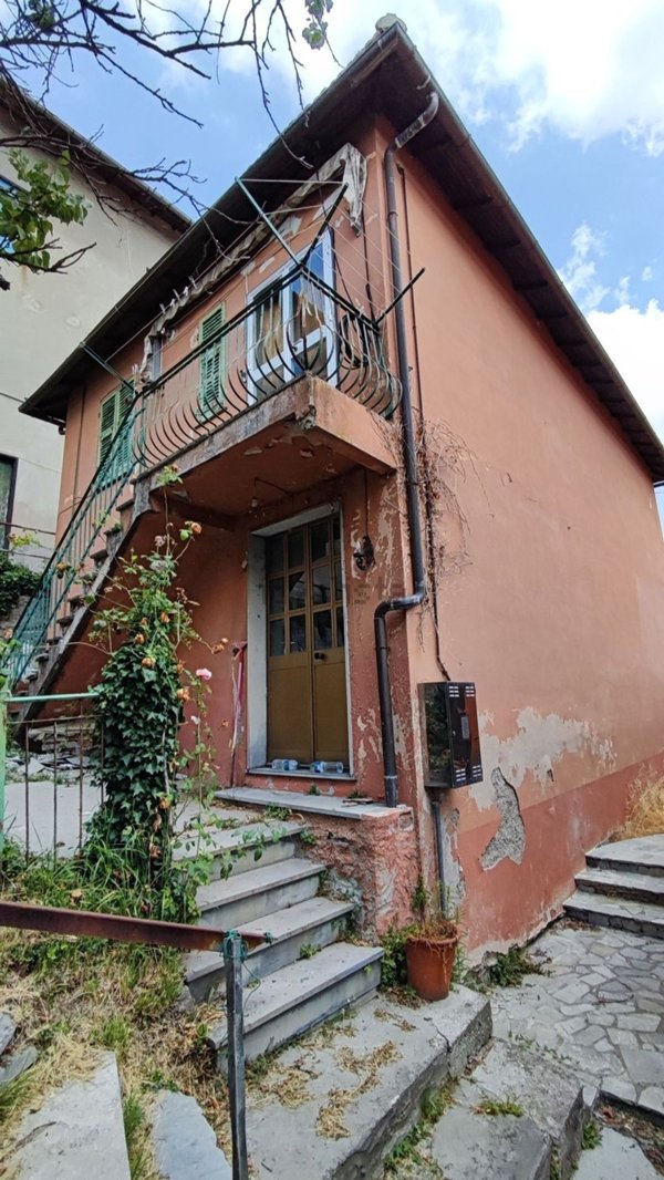 casa indipendente in vendita a Davagna