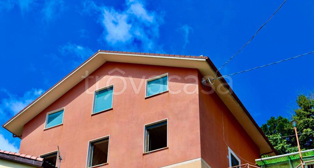 casa indipendente in vendita a Davagna