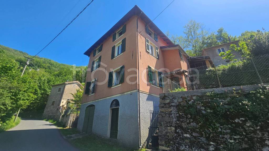 casa indipendente in vendita a Davagna in zona Calvari