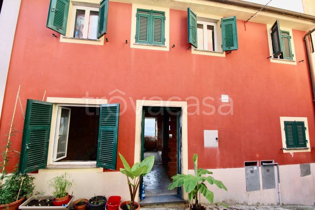 casa indipendente in vendita a Davagna in zona Calvari