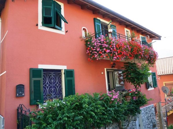 casa indipendente in vendita a Davagna