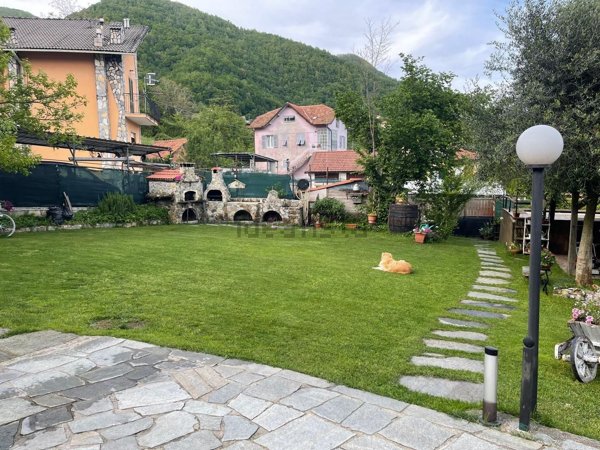 casa indipendente in vendita a Davagna