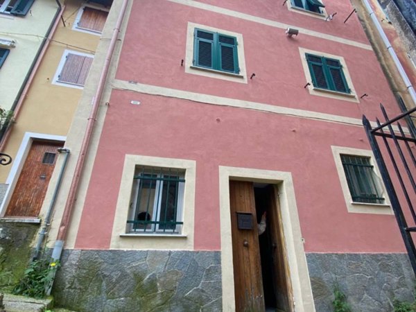 casa indipendente in vendita a Davagna in zona Calvari