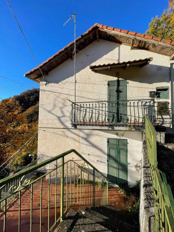 casa indipendente in vendita a Davagna in zona Rosso
