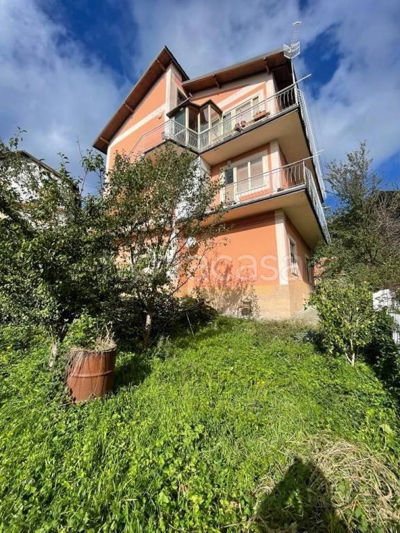 casa indipendente in vendita a Davagna
