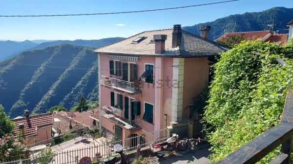 appartamento in vendita a Davagna in zona Calvari