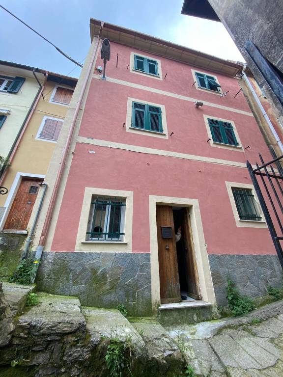 casa indipendente in vendita a Davagna in zona Calvari