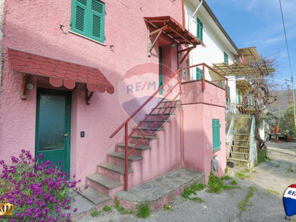 casa indipendente in vendita a Davagna