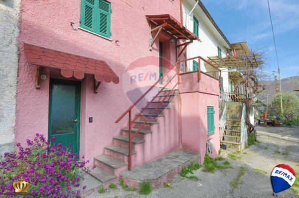 casa indipendente in vendita a Davagna