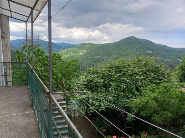 casa indipendente in vendita a Davagna