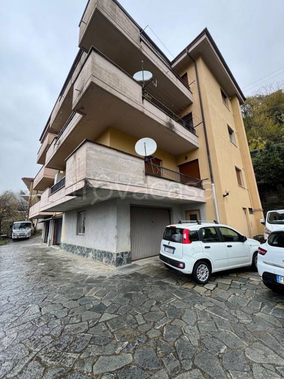 casa indipendente in vendita a Davagna