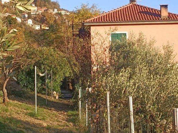 appartamento in vendita a Davagna in zona Rosso