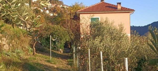 appartamento in vendita a Davagna in zona Rosso