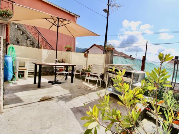 casa indipendente in vendita a Davagna in zona Calvari