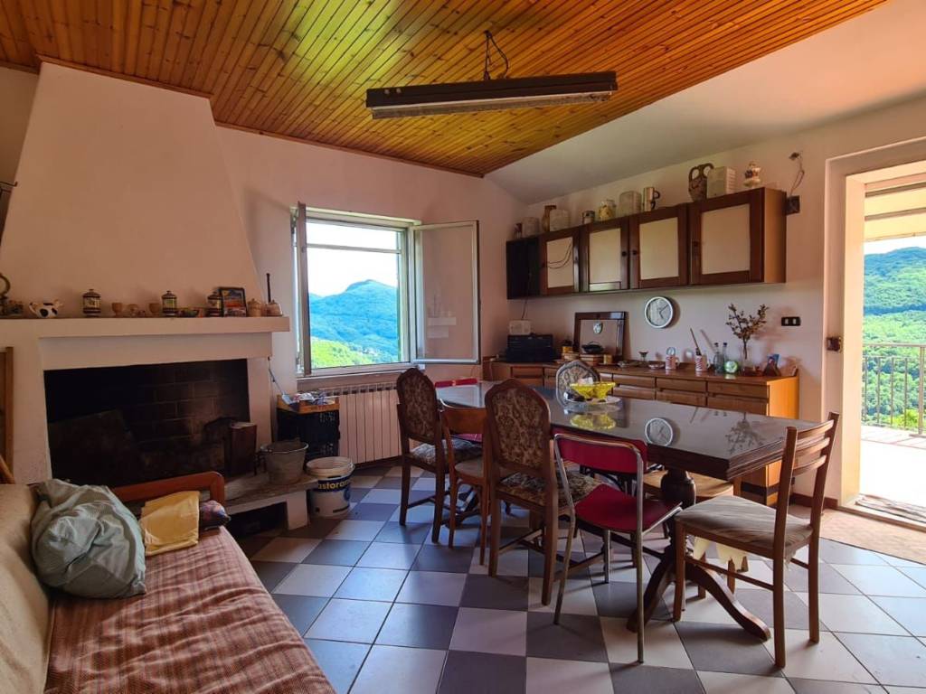 appartamento in vendita a Davagna in zona Rosso