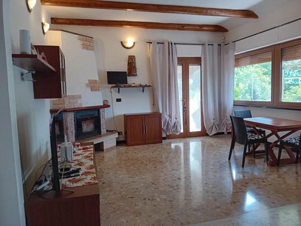 casa indipendente in vendita a Davagna