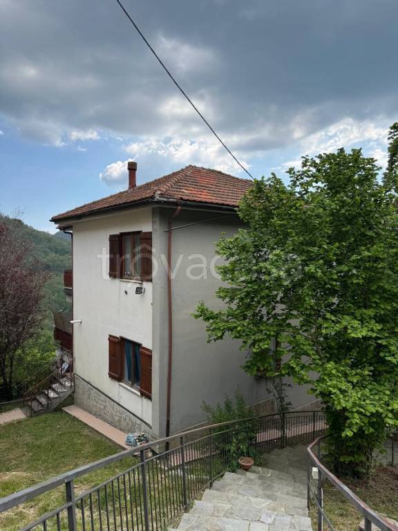 casa indipendente in vendita a Davagna