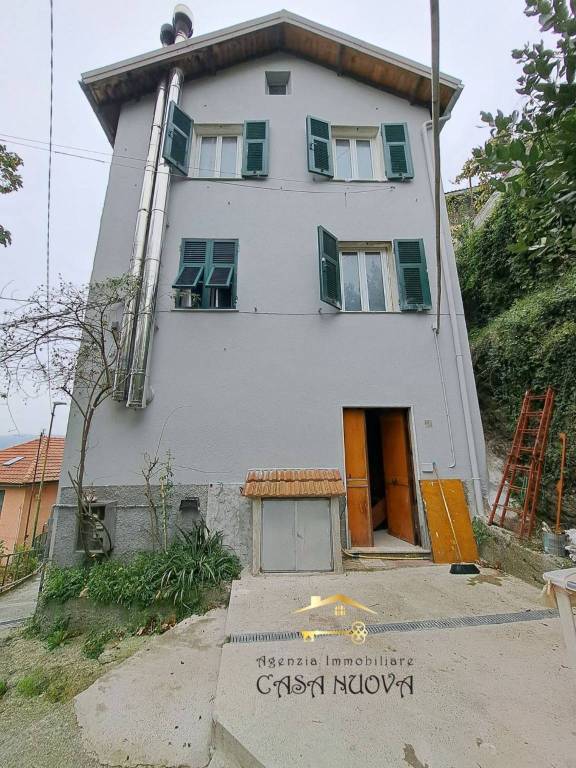 casa indipendente in vendita a Davagna