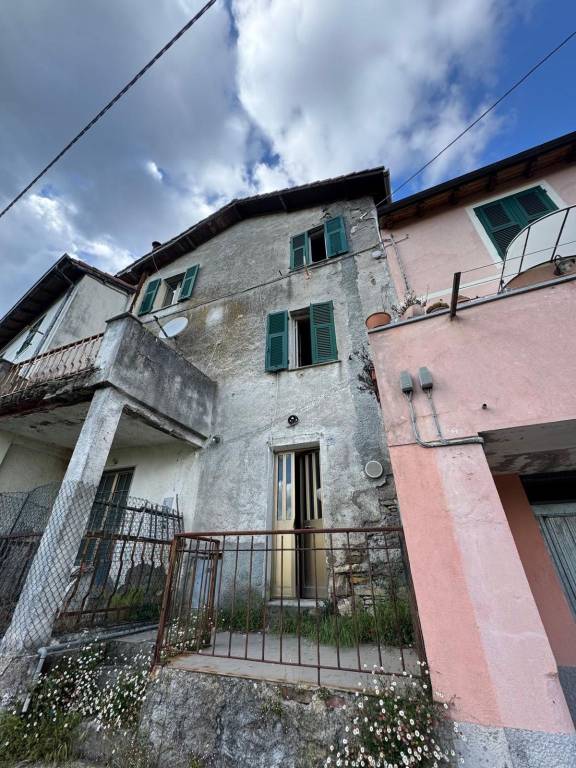 casa indipendente in vendita a Davagna in zona Moranego