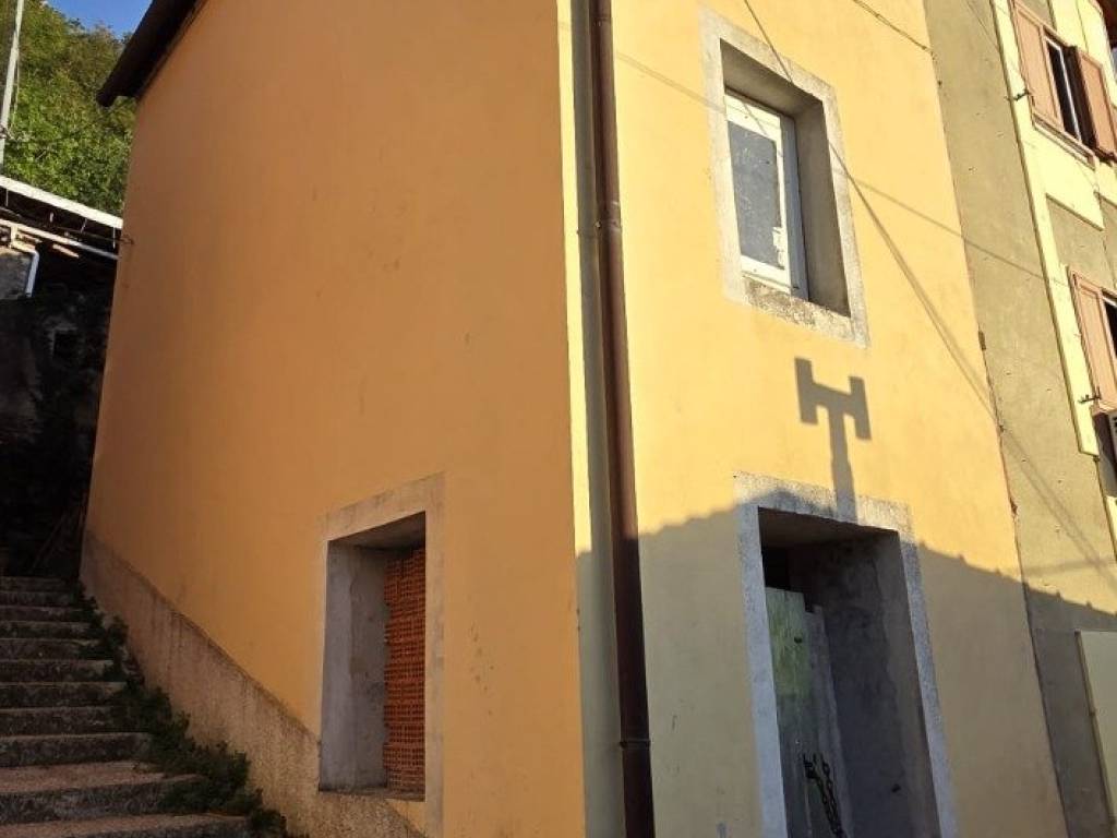 casa indipendente in vendita a Davagna