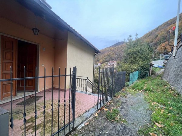 casa indipendente in vendita a Davagna in zona Rosso