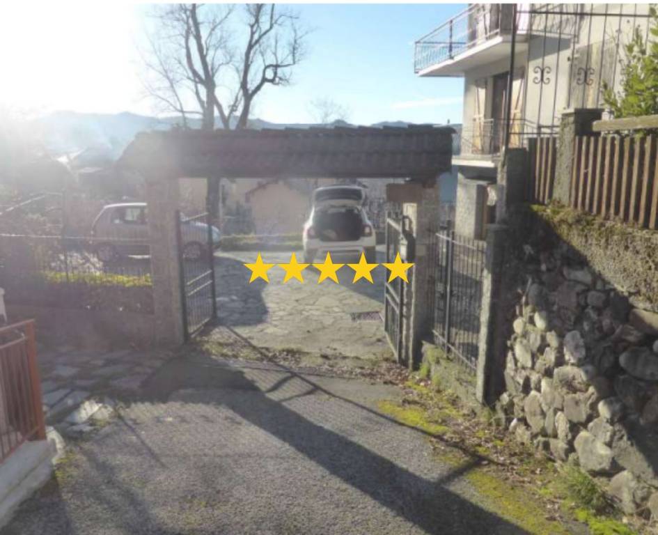 casa indipendente in vendita a Fascia in zona Cassingheno