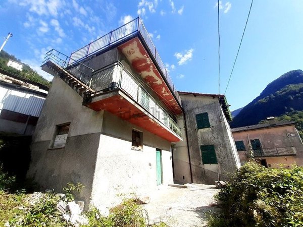 casa semindipendente in vendita a Favale di Malvaro