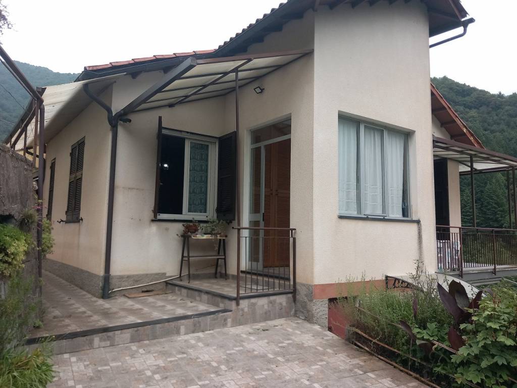 casa indipendente in vendita a Favale di Malvaro