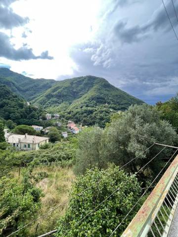 casa indipendente in vendita a Favale di Malvaro