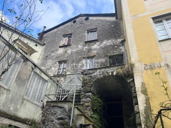 casale in vendita a Favale di Malvaro in zona Castello