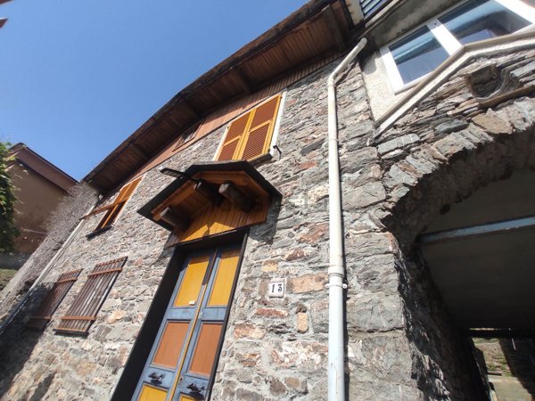 casa indipendente in vendita a Favale di Malvaro in zona Monteghirfo