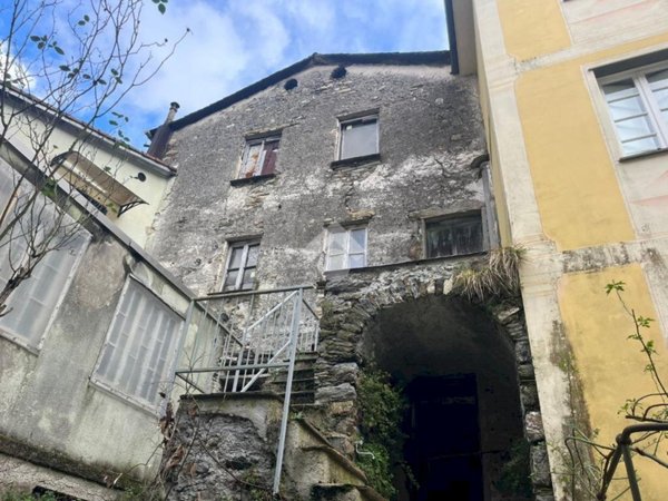 casale in vendita a Favale di Malvaro in zona Castello