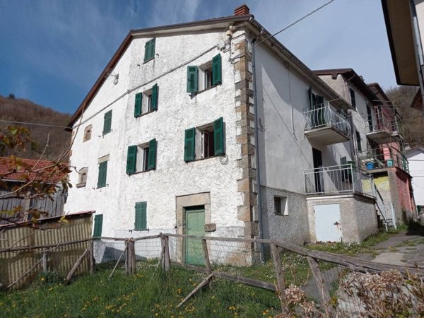 casa indipendente in vendita a Fontanigorda in zona Vallescura