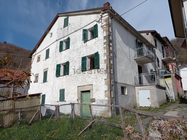 casa indipendente in vendita a Fontanigorda in zona Vallescura