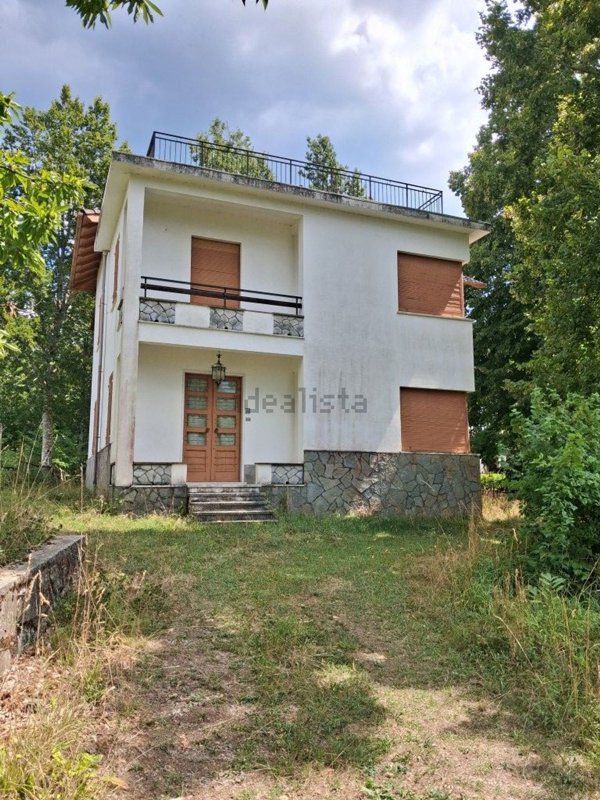 casa indipendente in vendita a Fontanigorda