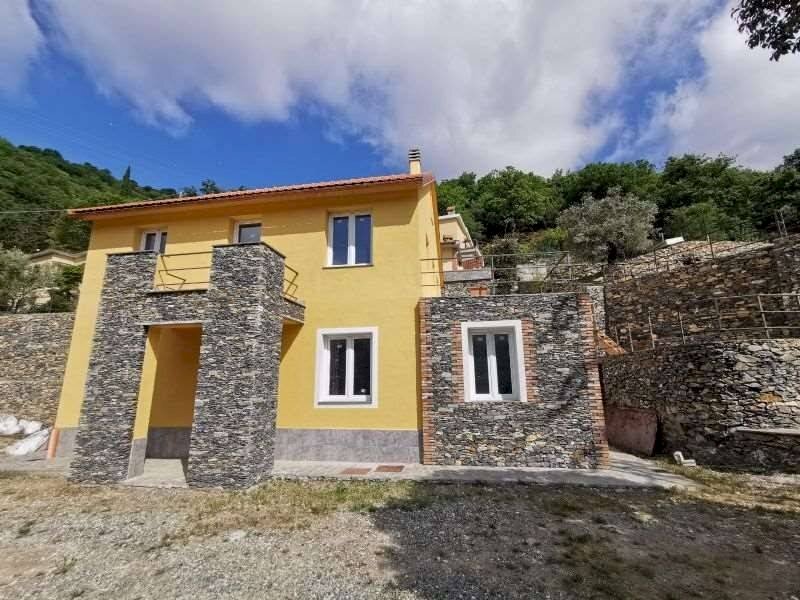 casa indipendente in vendita a Genova in zona Bavari