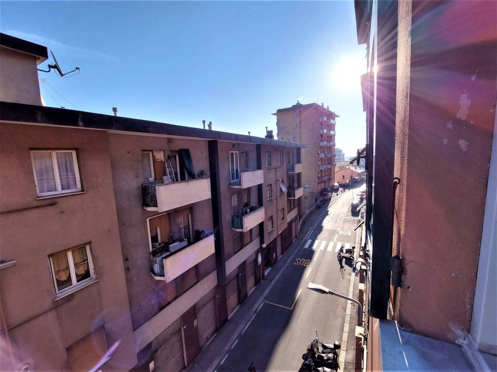 appartamento in vendita a Genova in zona Staglieno