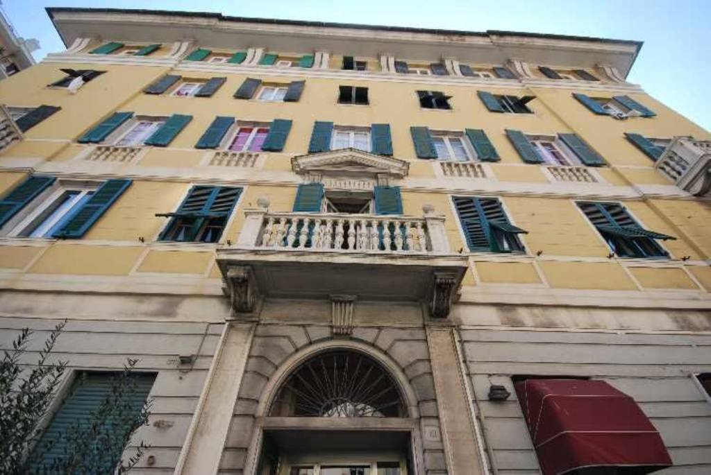 appartamento in vendita a Genova in zona Staglieno