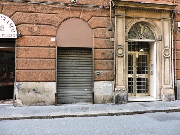 ufficio in vendita a Genova in zona Sampierdarena