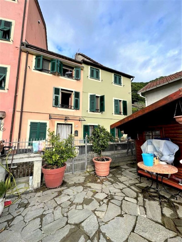 casa indipendente in vendita a Genova in zona Bavari