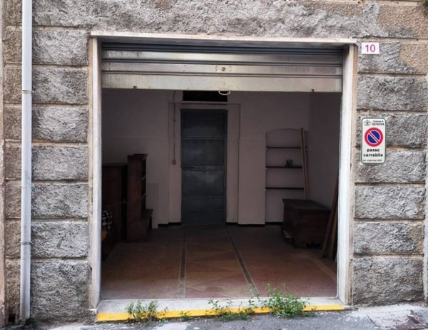 locale di sgombero in vendita a Genova in zona Multedo