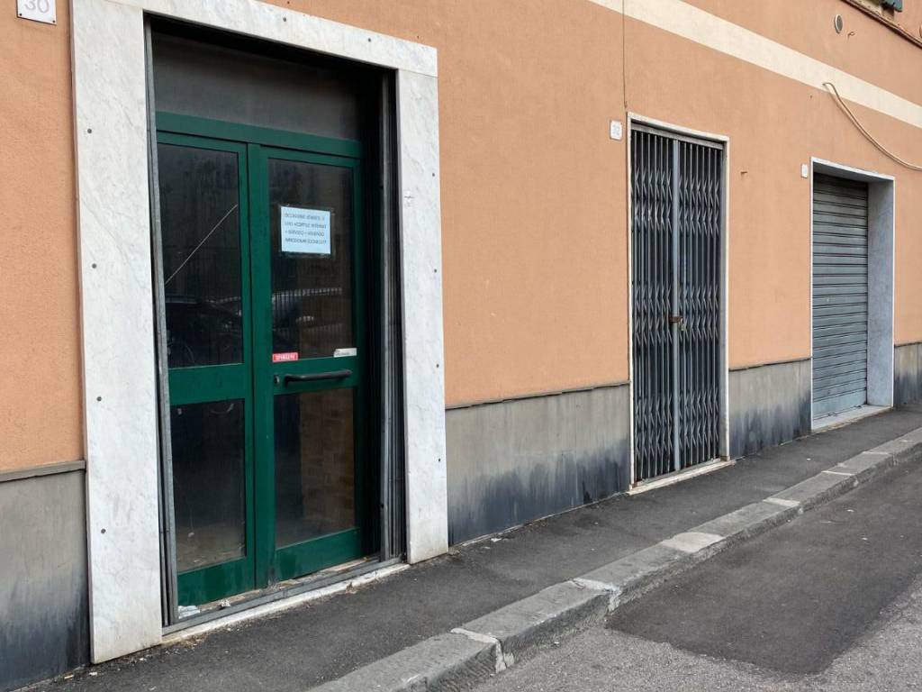 negozio in vendita a Genova in zona Sampierdarena