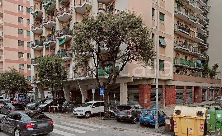 negozio in vendita a Genova in zona Sestri Ponente