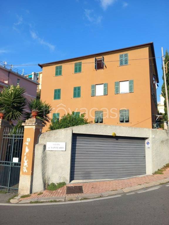 appartamento in vendita a Genova in zona Sestri Ponente