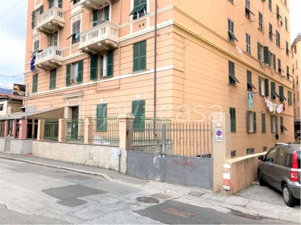 ufficio in vendita a Genova in zona Certosa