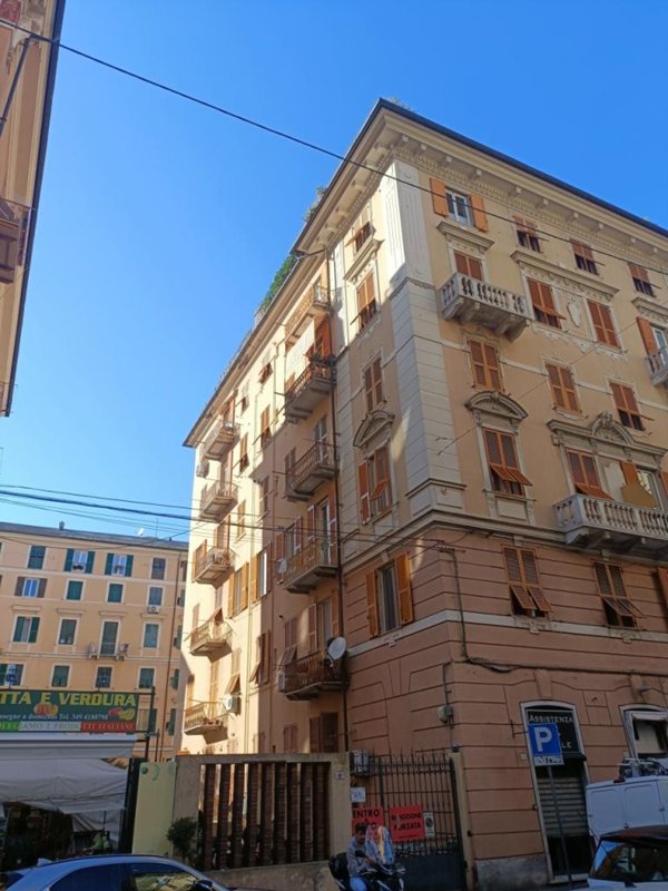 appartamento in vendita a Genova in zona Foce